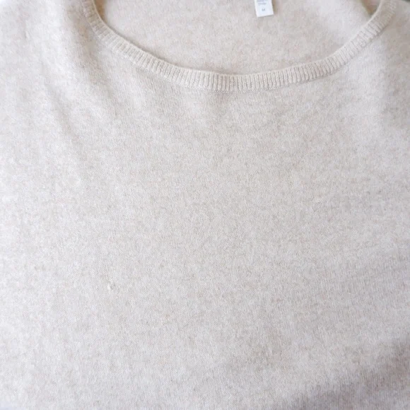 Garnet Hill Cashmere Cream Sweater | M - Picture 4 of 5